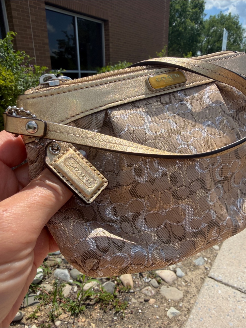 Coach Vintage Metallic Lunex Pleated Signature ~ w/Hang Tag Lilac Interior - Picture 2 of 9